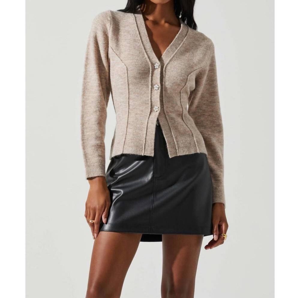 NWT ASTR the Label Tamsin Pearl Button Cardigan Sweater Mocha Size Medium